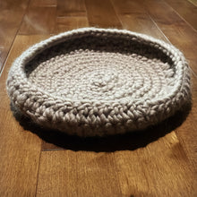 Load image into Gallery viewer, 'Cozy pet bed' crochet pattern